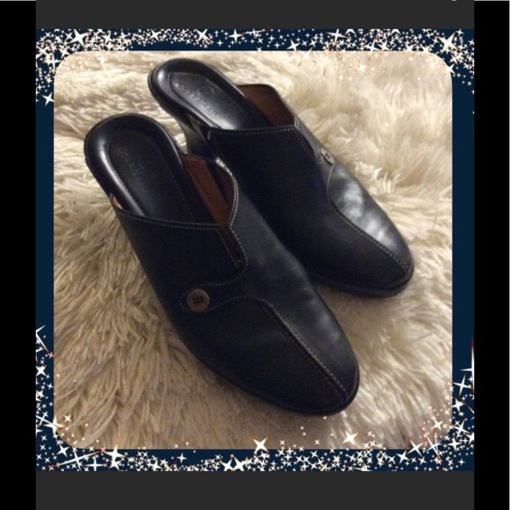 💞COLE HAAN💞excellent leather clogs